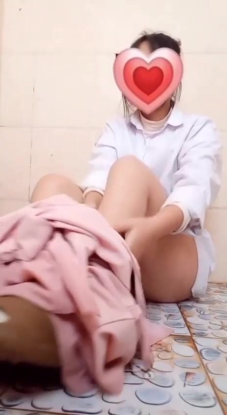 Gái xinh mình dây dâm đãng show dáng thủ dâm cho mấy anh sục - 4 (Teen, loli)